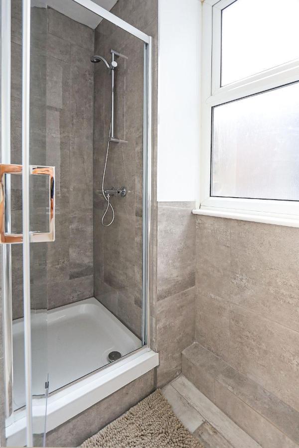 Stylish One Bedroom Apartment In Greater London Luaran gambar